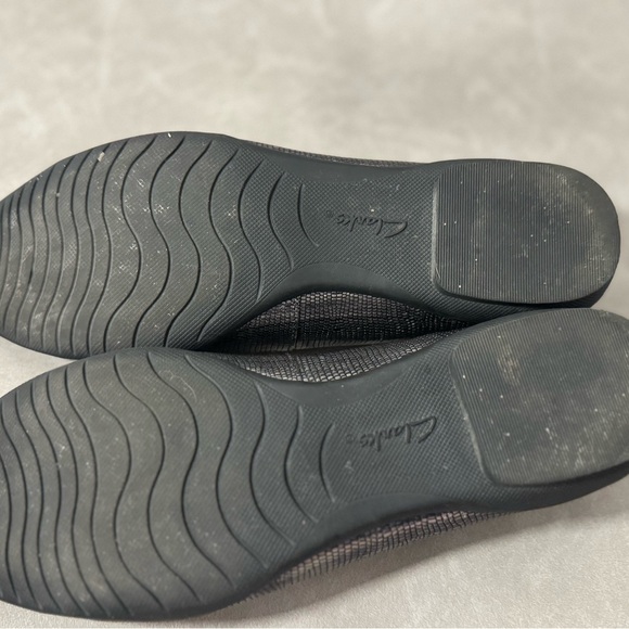 Clarks Women’s Ballet Flats | Black Patent Cap Toe Comfort Shoes | Size US 9 - Picture 3 of 9